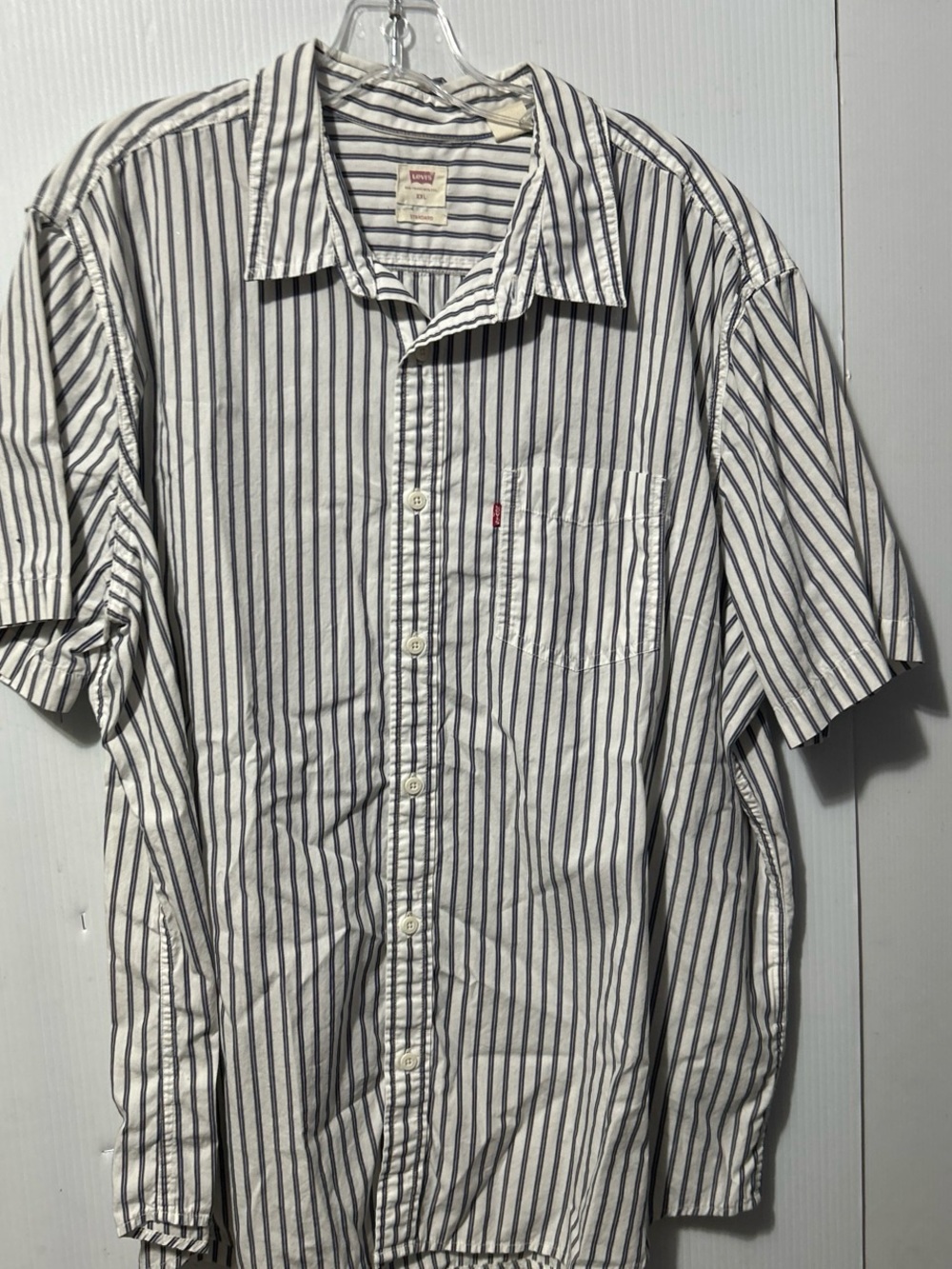 Levi's White and Navy Vertical Stripe Short-Sleeve Button-Up Shirt